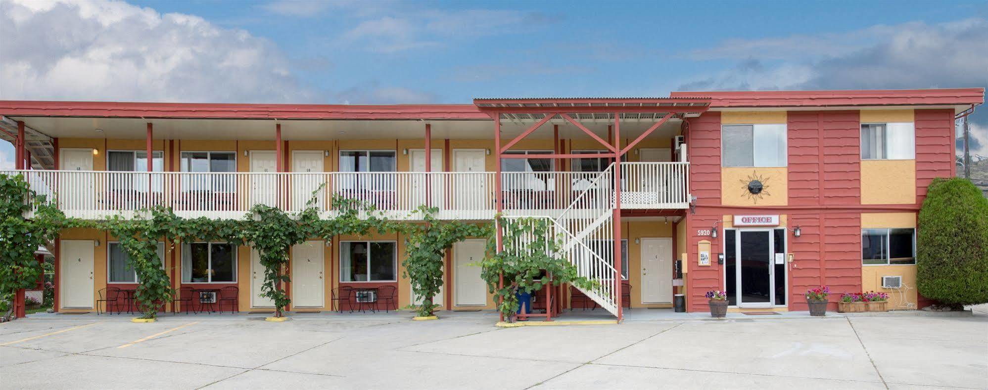 Maple Leaf Motel Inn Towne Osoyoos Exterior foto