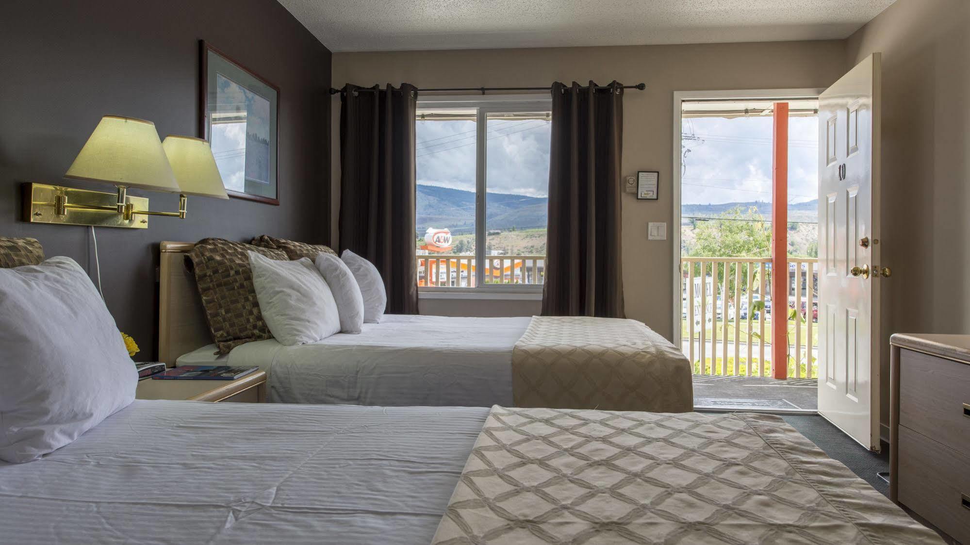 Maple Leaf Motel Inn Towne Osoyoos Exterior foto